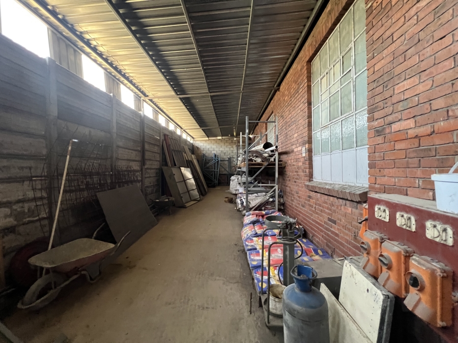 To Let commercial Property for Rent in Triangle Farm Western Cape